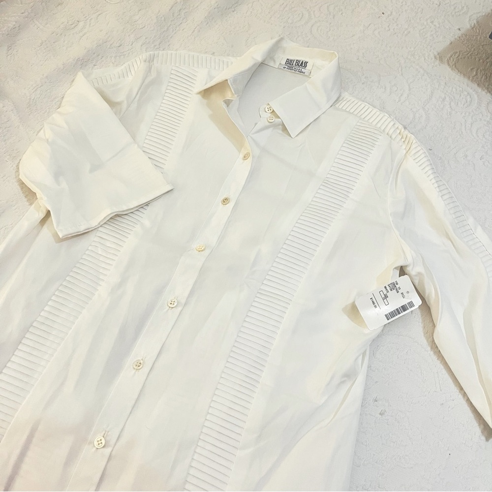 Women’s NWT Bill Blass white button down size 10